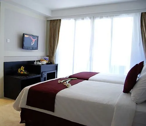 Resort Kuta 4*